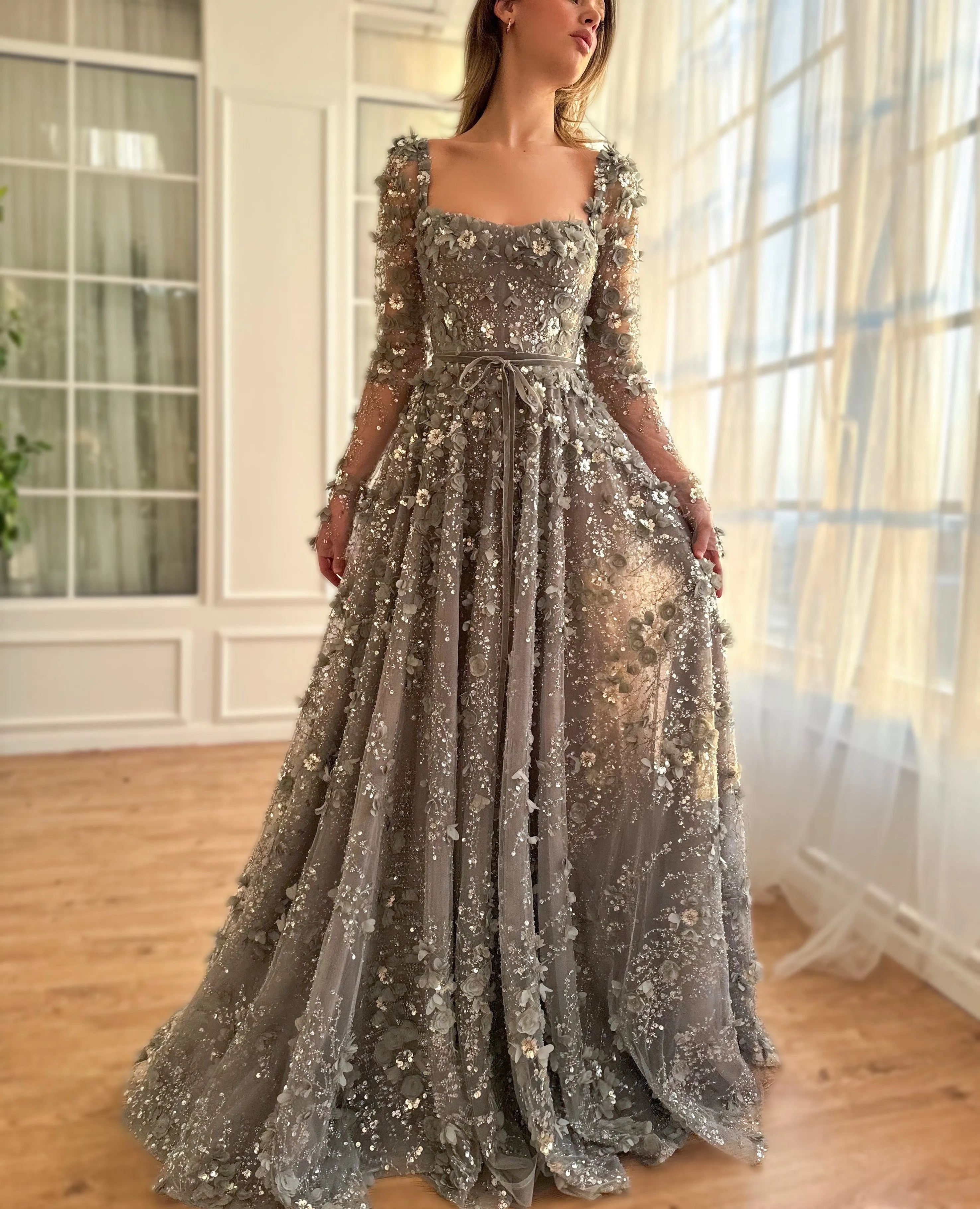 Luxury 3D Flower Gray Long Sleeves Evening Dress SS353